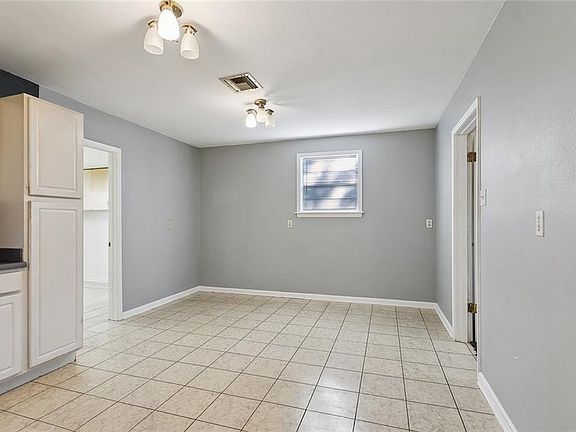 4th image of 125 Coventry Ct
