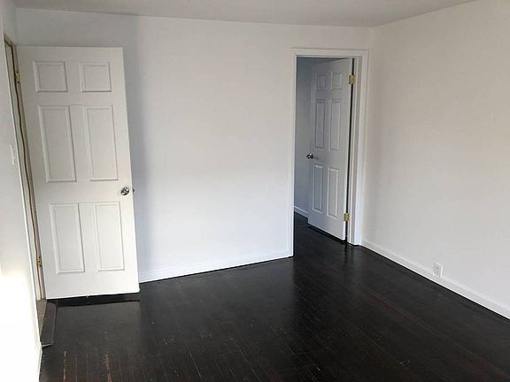 4th image of 2128 29th St #2F