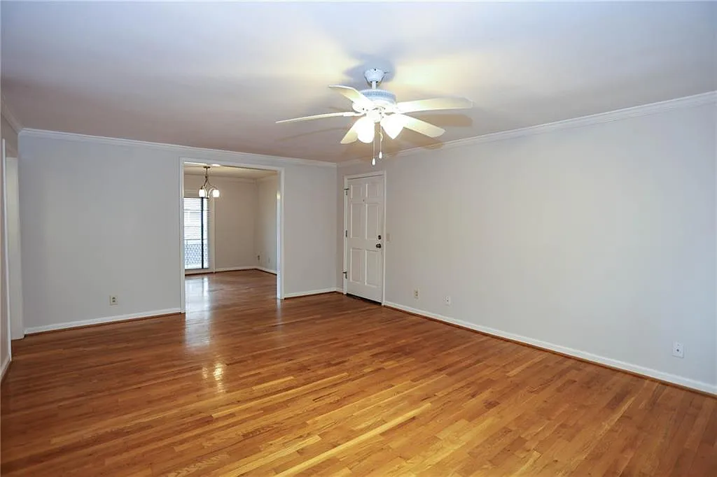 2 bed, 1084 sqft, $1,750 — Photo 2