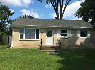 2831 E Skinner Lake Dr N, Albion, IN 46701