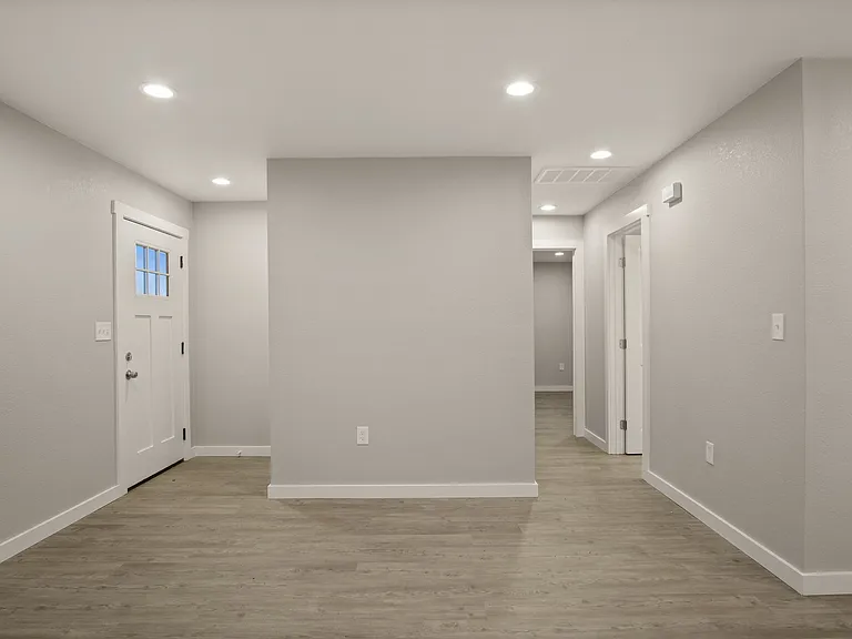 327 Franci St #A — Photo 2