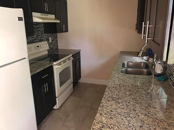 3rd image of 3035 Corona Dr
