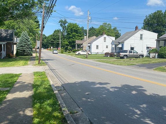 3rd image of 308 Richmond Ave