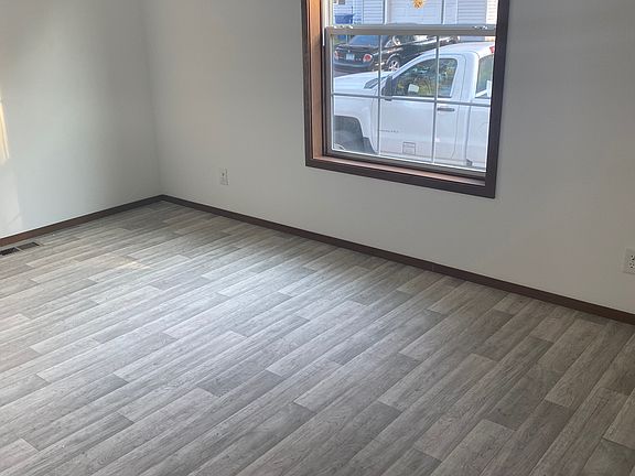 5th image of 33 Claroma St #67JD
