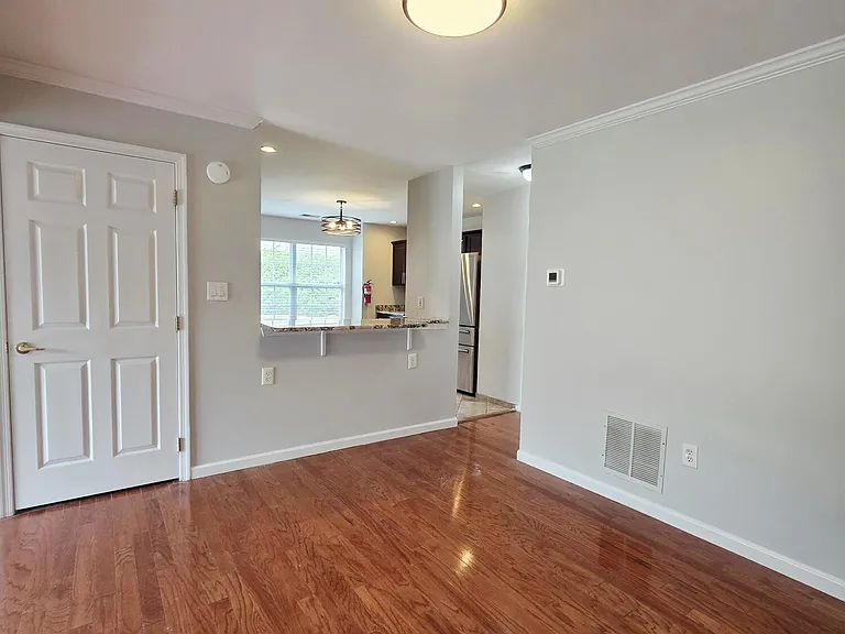 57 Phoenix Ct — Photo 6