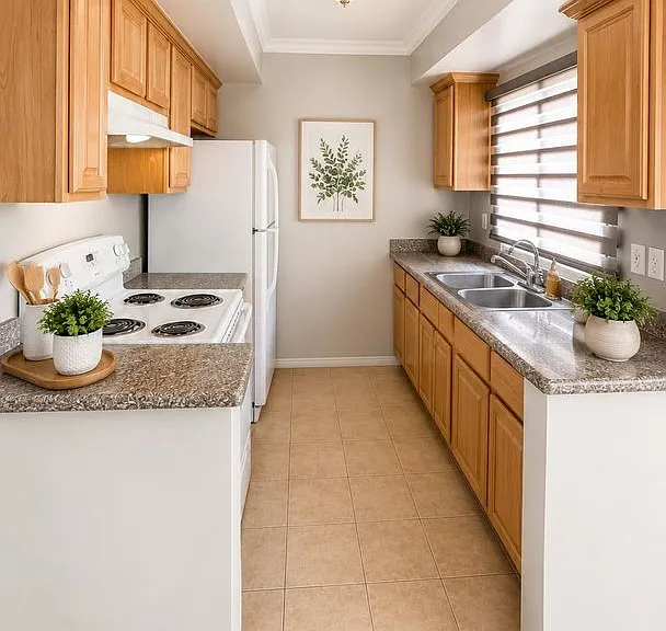 10059 Pinewood Ave — Photo 8