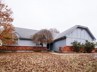 14625 Laquinta Dr, Grandview, MO 64030