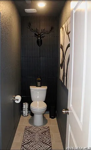 4 bed, 2.5 bath, 2241 sqft, $1,950 — Photo 3