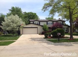 3817 Medford Cir, Northbrook, IL 60062