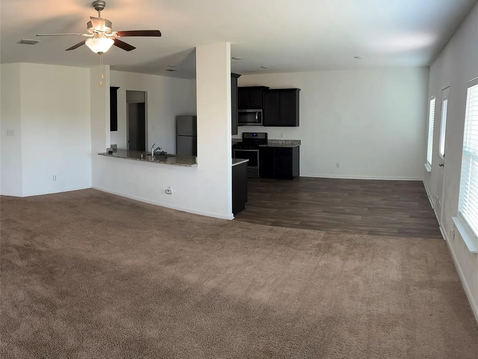 4 bed, 2.5 bath, 2356 sqft, $1,999 — Photo 4