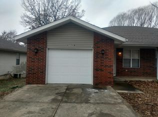 2711 S Moore Ave, Springfield, MO 65807