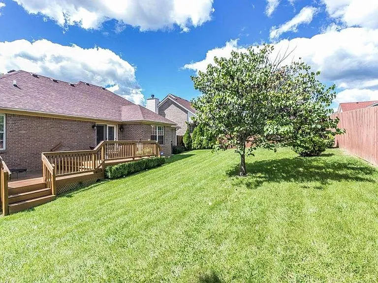 361 Reynolds Dr — Photo 17