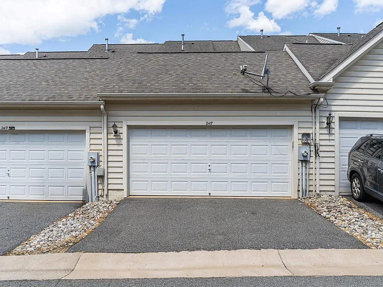 2417 Abington Dr — Photo 42