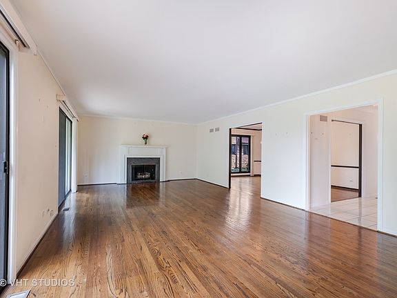 4th image of 1880 Mission Hills Ln