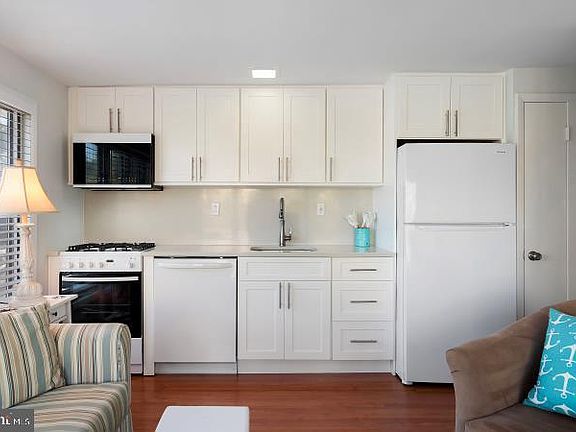 4th image of 2801 S Long Beach Blvd