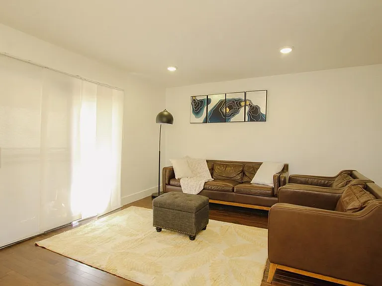 729 W Coolidge St — Photo 3