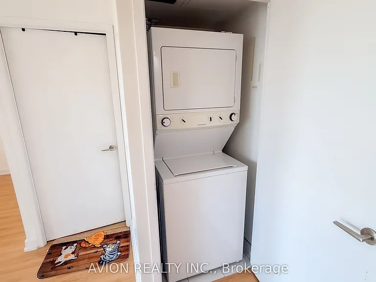 121 McMahon Dr #705 — Photo 13