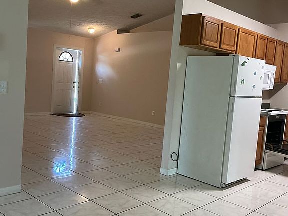 2nd image of 2242 SE Master Ave