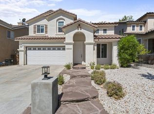 28511 Silverking Trl, Saugus, CA 91390