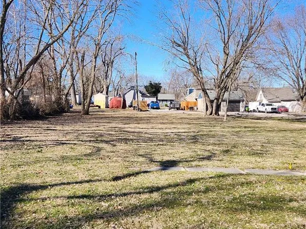 314 S Cherry St, Ottawa, KS 66067