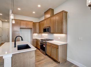 4204 Trapper Lake Dr, Loveland, CO 80538
