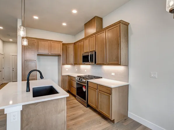 4204 Trapper Lake Dr, Loveland, CO 80538