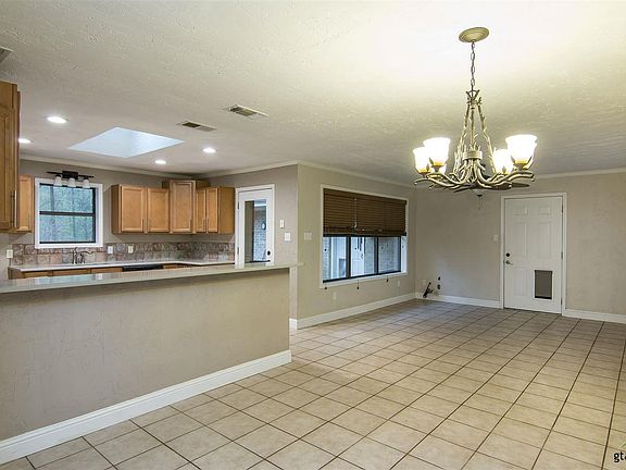 5th image of 119 King Andrew Ct