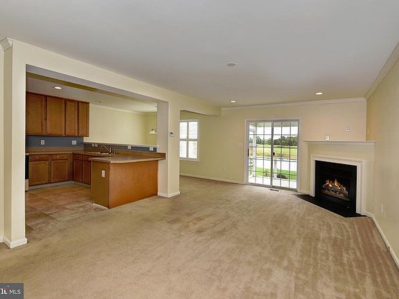 5th image of 242 Avonbridge Dr
