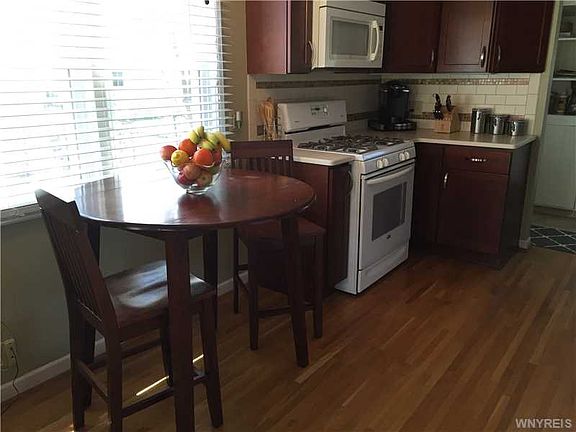 4th image of 77 Pearce Dr