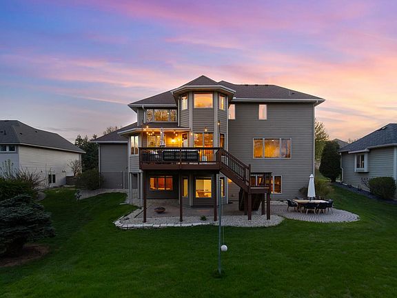 3rd image of 3910 Linden Pl