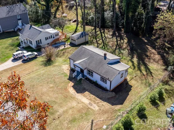 204 22nd Ave NE, Hickory, NC 28601