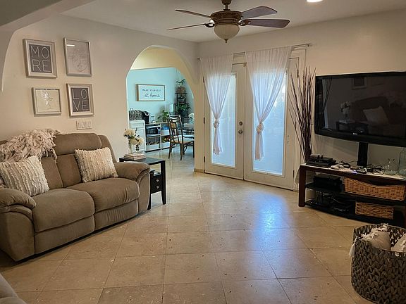 5th image of 9081 Calle Lucia