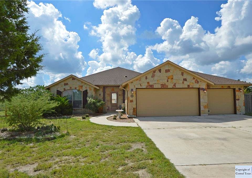 1st image of 19 Sprucewood Dr