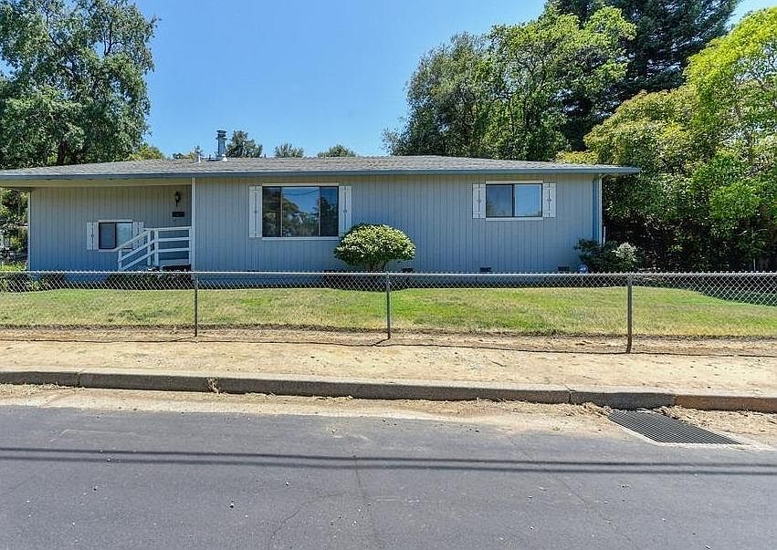 1st image of 100 Pinecrest Ave
