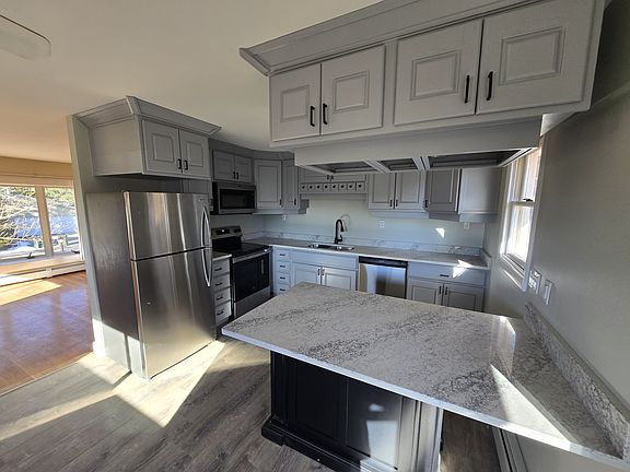 4th image of 2 Sherwood Ln