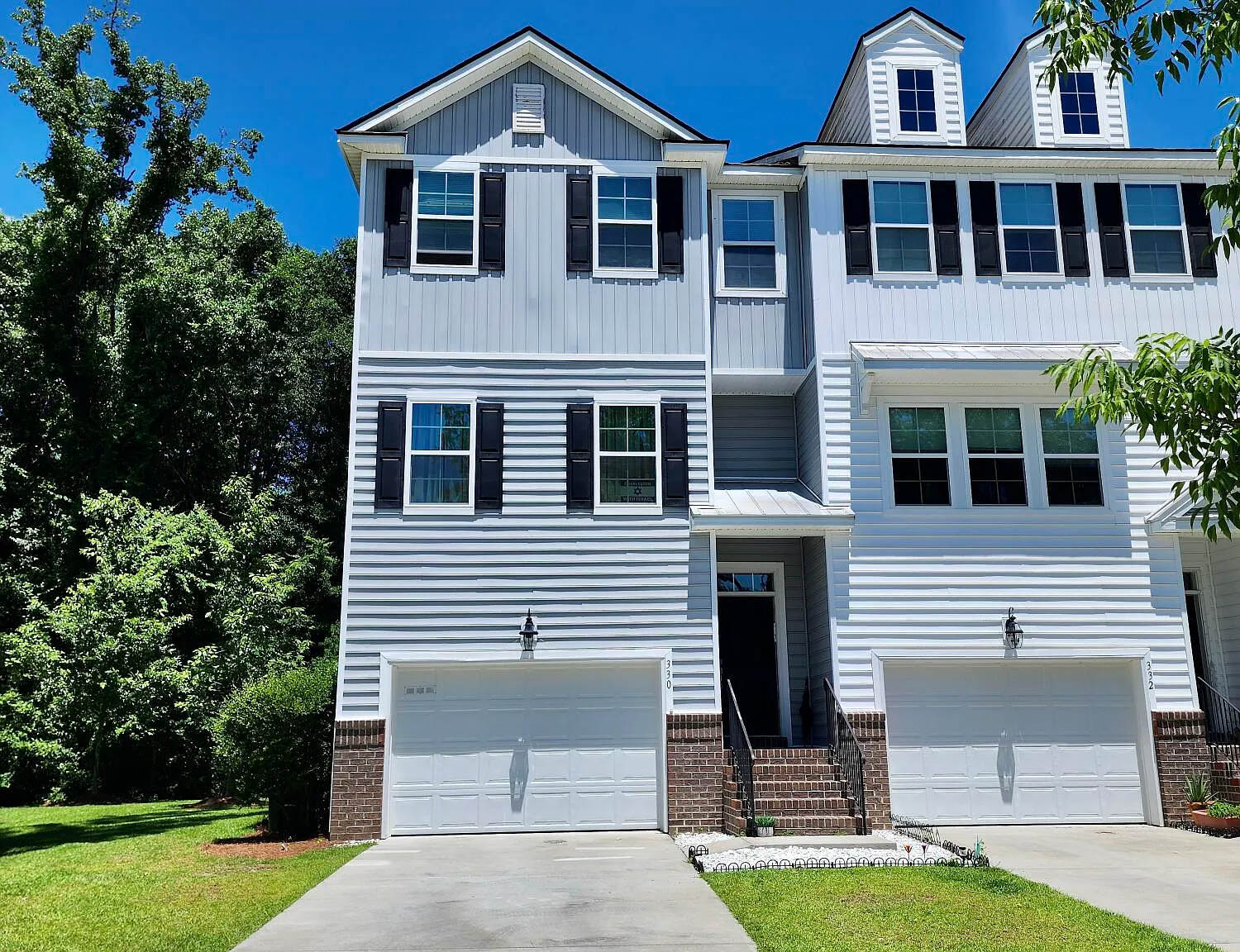 3 bed, 3.5 bath, 1944 sqft, $2,600 — Photo 1