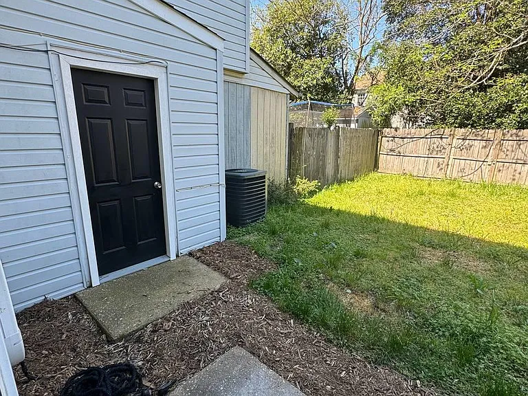 617 Fox Creek Ct — Photo 9