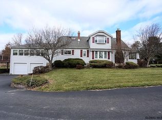 695 Sacandaga Rd, Glenville, NY 12302