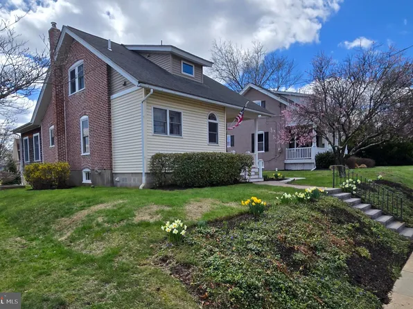 325 S 5th St, Perkasie, PA 18944