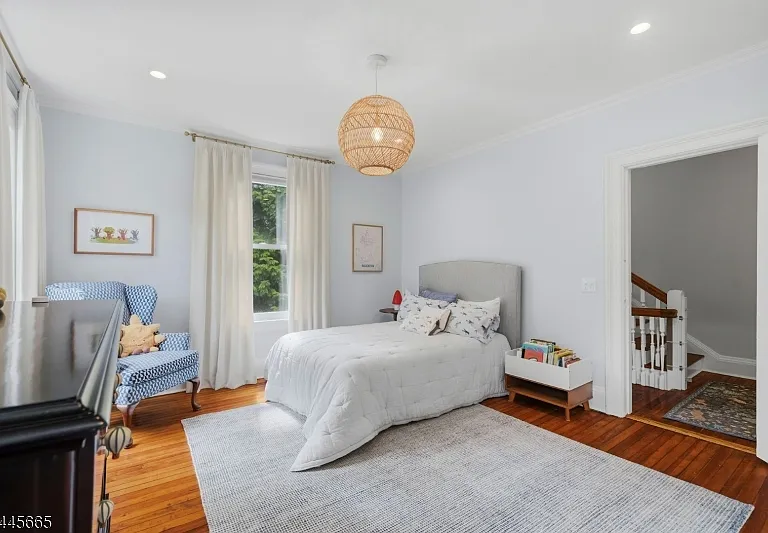 40 Oakwood Ave — Photo 24