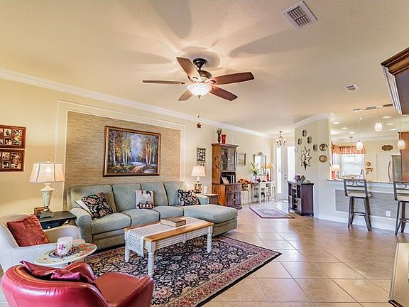 4th image of 15828 Aurora Lake Cir