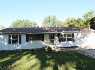 1212 Dogwood Ln, Bloomington, IL