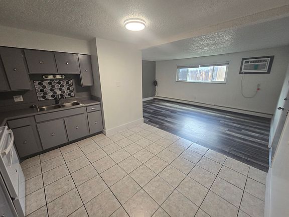 2nd image of 2018 Vinewood Ln #3