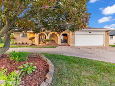 18849 Maria Dr, Clinton Township, MI, 48036