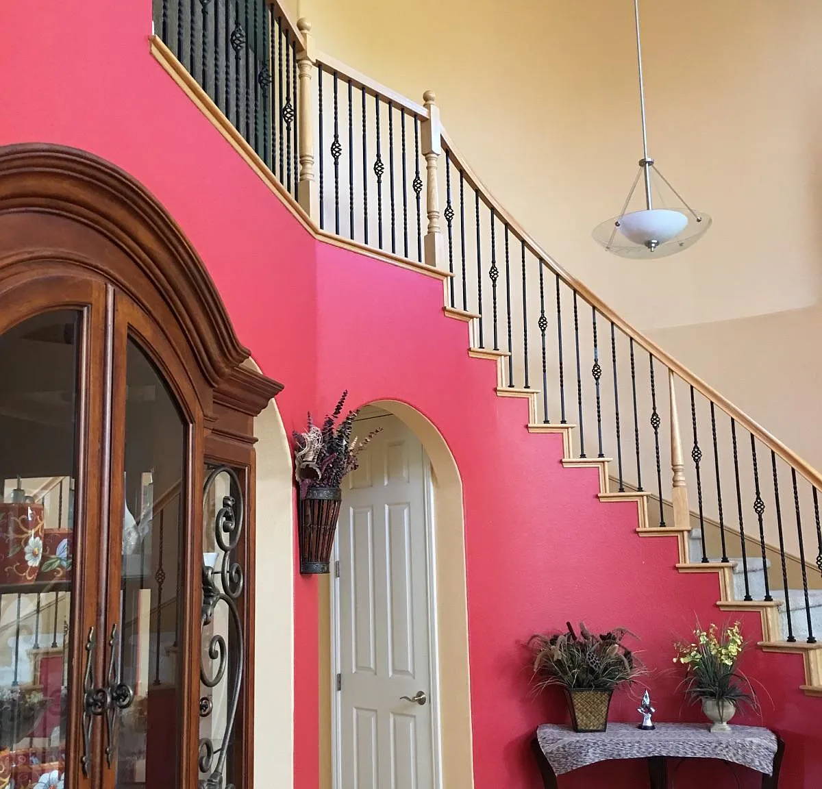 305 Geraldine Way — Photo 3