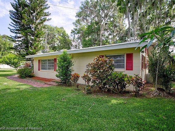 4th image of 1402 Tall Cypress Dr