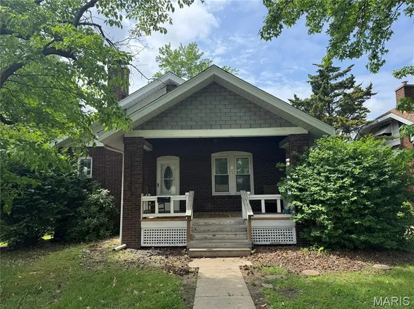 1009 E B St, Belleville, IL 62220