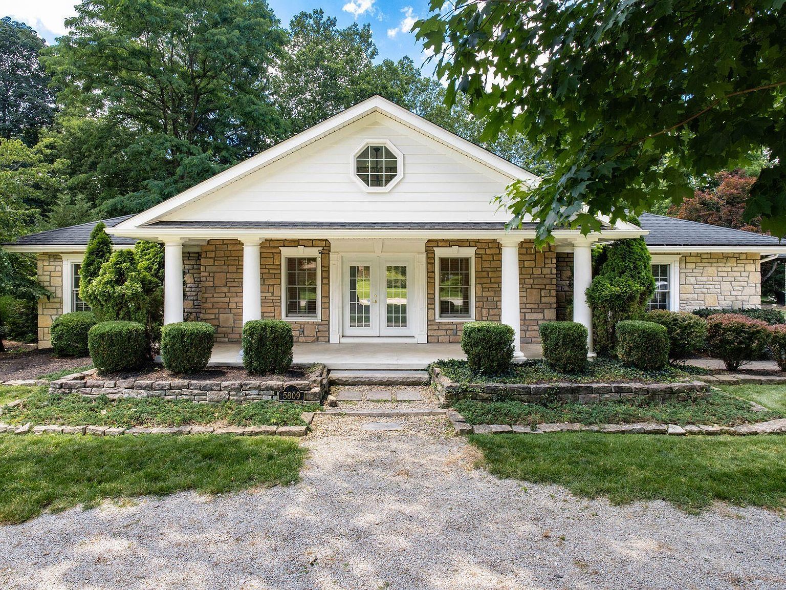 テント・タープ StoreY. 5809 Olentangy Blvd, Columbus, OH 43085 | MLS #226023783 | Zillow