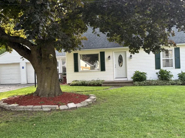 3101 Sunnycrest Dr, Kalamazoo, MI 49048