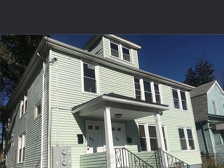 32 Burnham St #32 — Photo 8